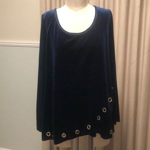 Fontana velvet swing top.